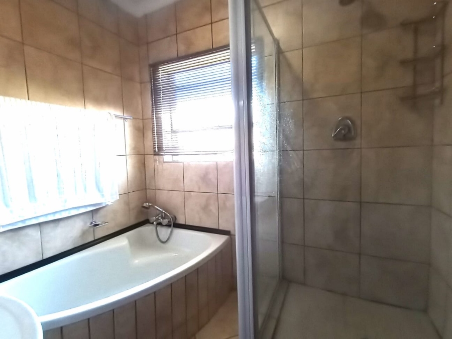 6 Bedroom Property for Sale in Vredefort Free State